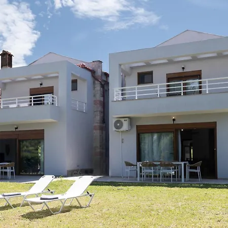 Villa Bergamot & Myrtillo With Shared Pool,afitos #feelslikehome Áfitos