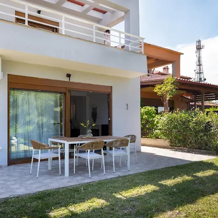 Bergamot & Myrtillo With Shared Pool,afitos #feelslikehome Áfitos