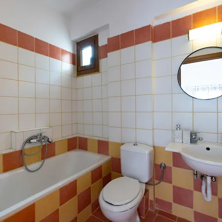 Villa Bergamot & Myrtillo With Shared Pool,afitos #feelslikehome Áfitos