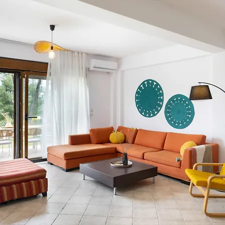 Bergamot & Myrtillo With Shared Pool,afitos #feelslikehome