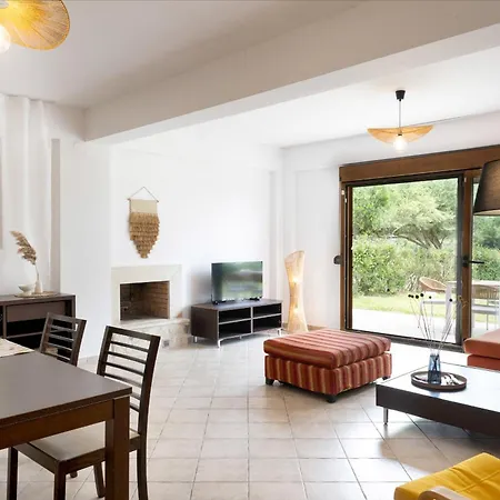 Bergamot & Myrtillo With Shared Pool,afitos #feelslikehome *