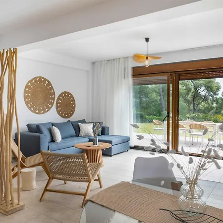 Bergamot & Myrtillo With Shared Pool,afitos #feelslikehome Áfitos