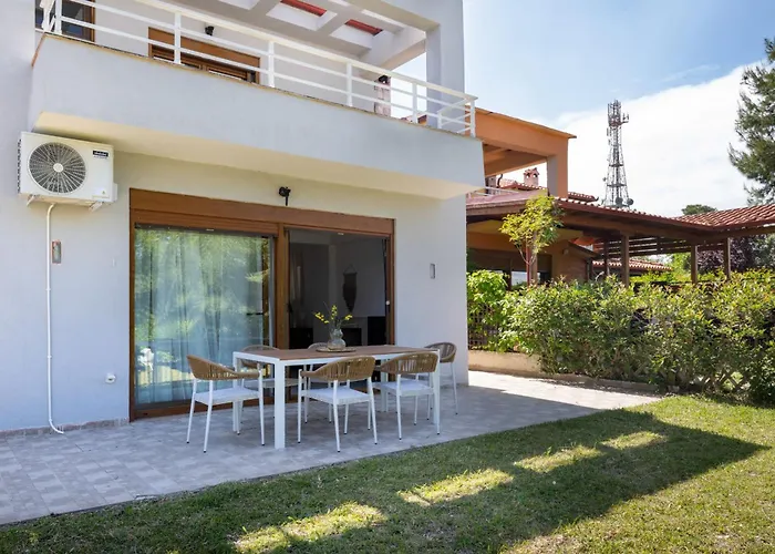 Bergamot & Myrtillo With Shared Pool,afitos #feelslikehome 阿菲托斯