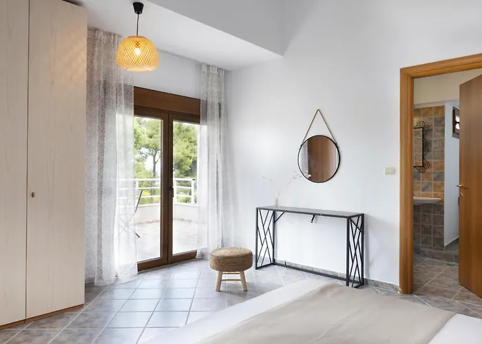 Bergamot & Myrtillo With Shared Pool,afitos #feelslikehome 别墅 阿菲托斯