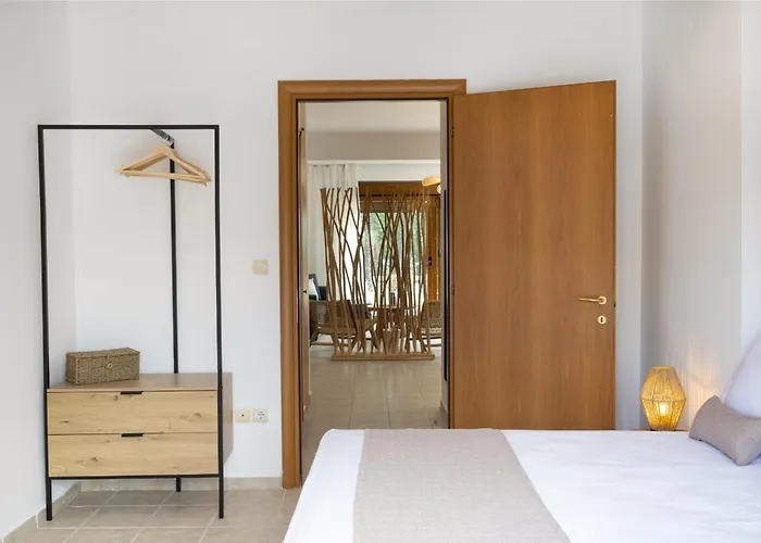 Bergamot & Myrtillo With Shared Pool,afitos #feelslikehome *