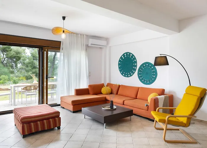 Bergamot & Myrtillo With Shared Pool,afitos #feelslikehome