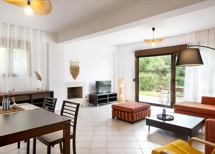 Bergamot & Myrtillo With Shared Pool,afitos #feelslikehome *